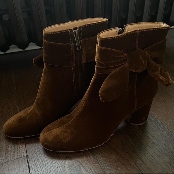 Madewell Esme Bow Boot in Velvet - Picture 4 of 9